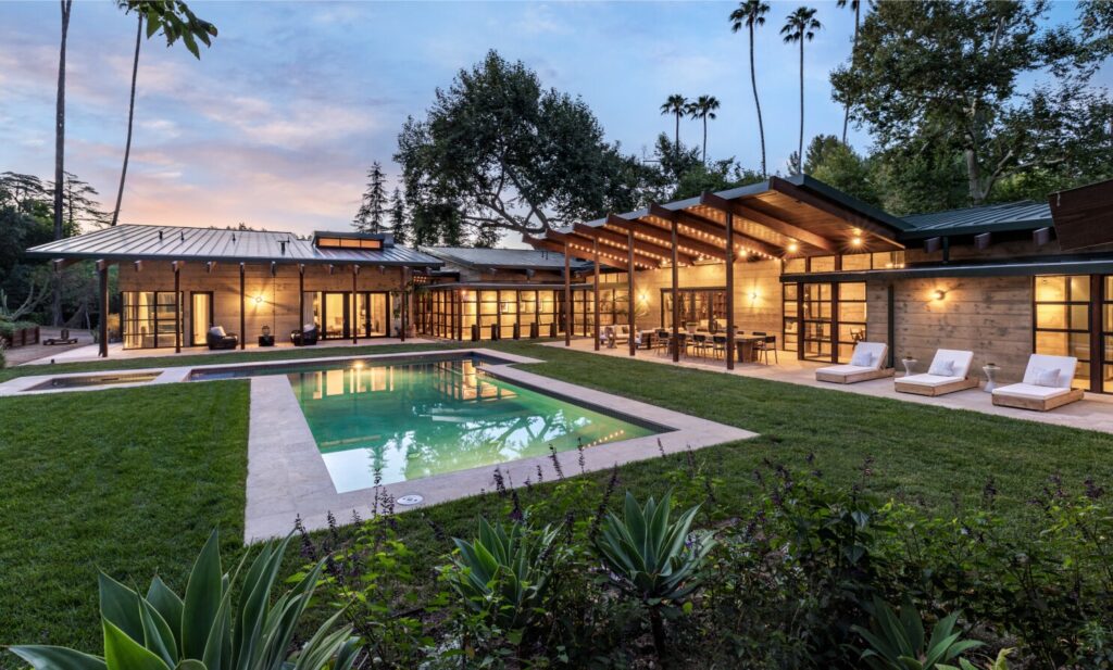 Alyson Hannigan's Sherman Residence in Encino