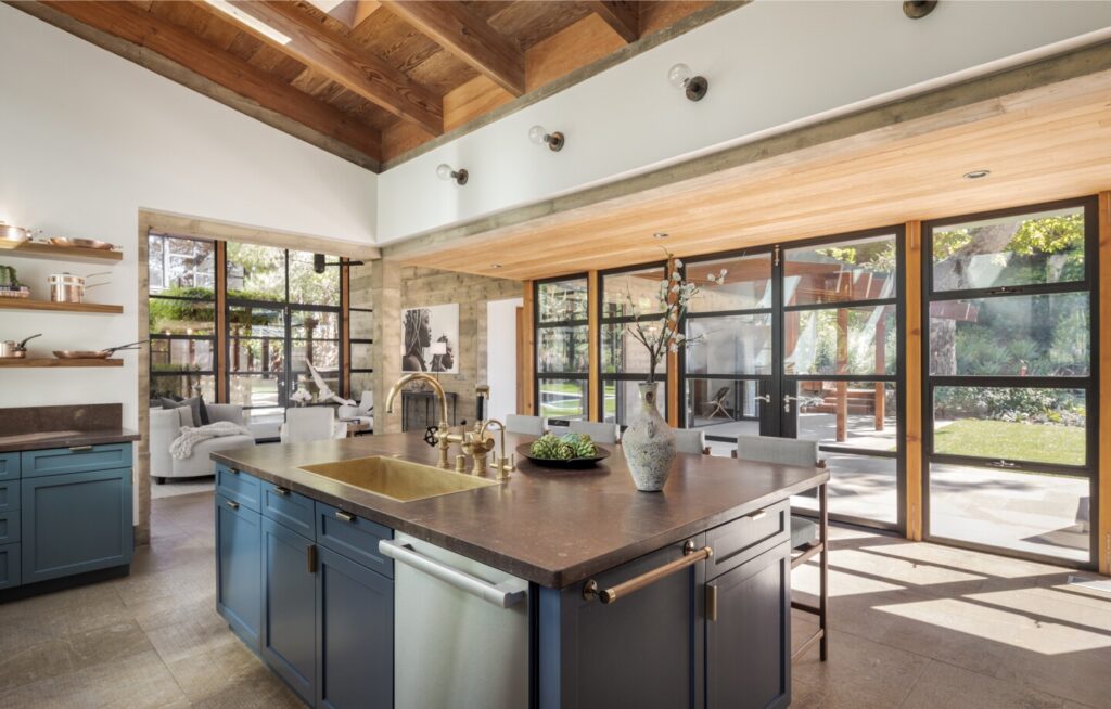 Sherman Residence's Dinning